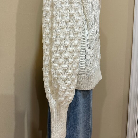 EVEREVE NWOT Womens Cozy Cable Knit Sweater Patterned Sleeve Crew Neck Size M - Picture 6 of 14